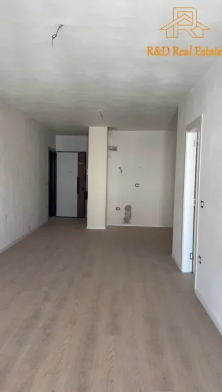 Tirane, shitet apartament 1+1+Ballkon Kati 8, 79 m² 128.000 € (Garden Residence Turdiu)