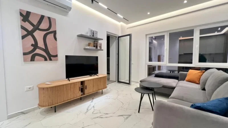 Me Qera : 1+1📍Zogu i Zi (Prane Ring Center) - 73.000 Lek - S.70m² - Pllt.V 2025 || I Pabanuar me Parë & Arreduar me Arkitekt✨️
