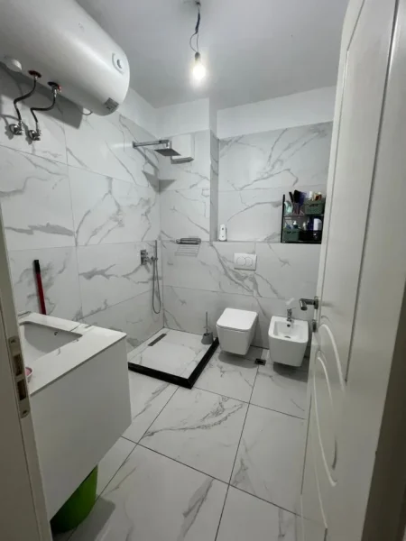 Tirane, shes apartament 2+1+Ballkon Kati 7, 126 m² 140.000 € (Rruga teodor keko)