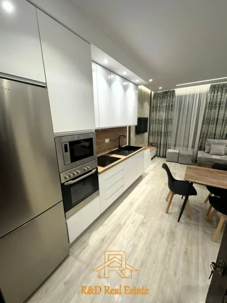 Tirane, jepet me qera apartament 1+1 Kati 1, 55 m² 700 € (Zogu i Zi)