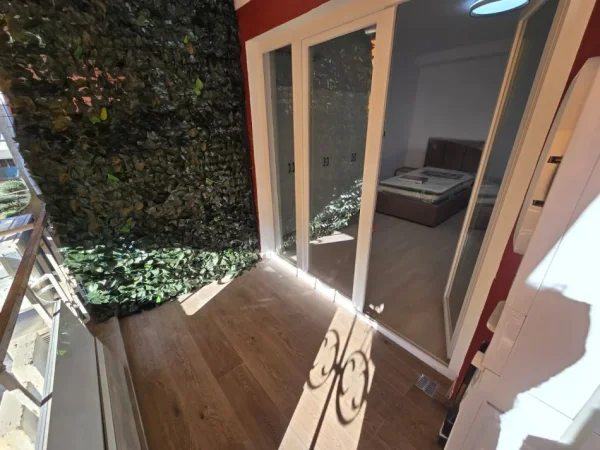 Tirane, jepet me qera garsonier 1+1 Kati 2, 38 m² 550 € (Pas Muzeut te Piazza)