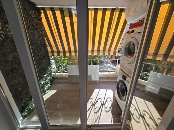 Tirane, jepet me qera garsonier 1+1 Kati 2, 38 m² 550 € (Pas Muzeut te Piazza)