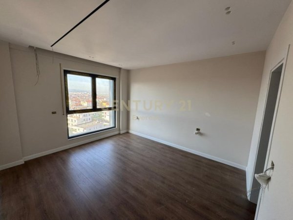 Tirane, shitet apartament 2+1 Kati 8, 104 m² 205.000 € (Bulevardi i Ri)