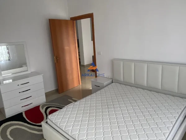 Tirane, jepet me qera apartament 1+1+Ballkon Kati 8, 72 m² 415 € 