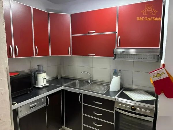 Tirane, jepet me qera apartament 2+1 Kati 5, 72 m² 500 € (Pas Universitetit Europian)