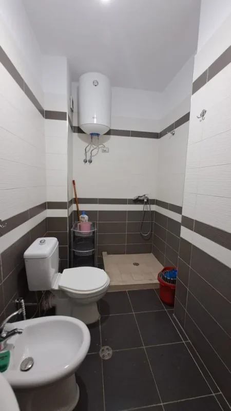 Tirane, jepet me qera apartament 2+1 Kati 3, 110 m² 600 € (ASTIR)