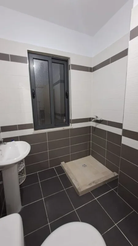 Tirane, jepet me qera apartament 2+1 Kati 3, 110 m² 600 € (ASTIR)