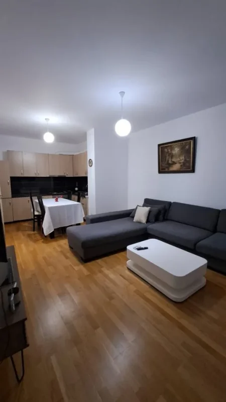 Tirane, jepet me qera apartament 2+1 Kati 3, 110 m² 600 € (ASTIR)