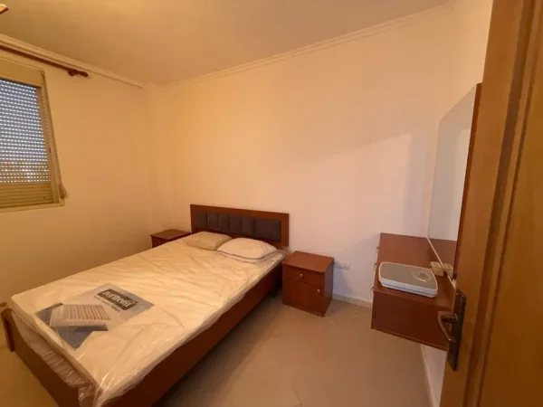 Durres, jepet me qera apartament 1+1+Ballkon Kati 8, 400 €