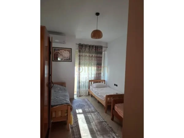 Tirane, jepet me qera apartament 2+1 Kati 7, 700 € 