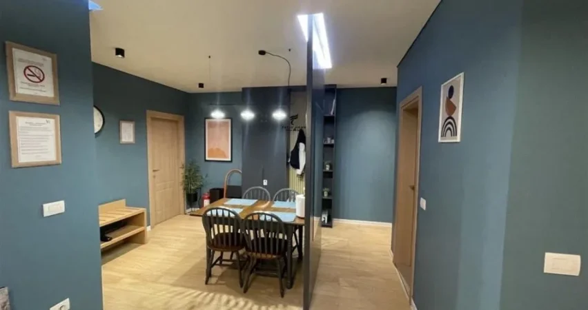 Tirane, jepet me qera apartament 2+1 Kati 1, 75 m² 1.600 € (QENDER)