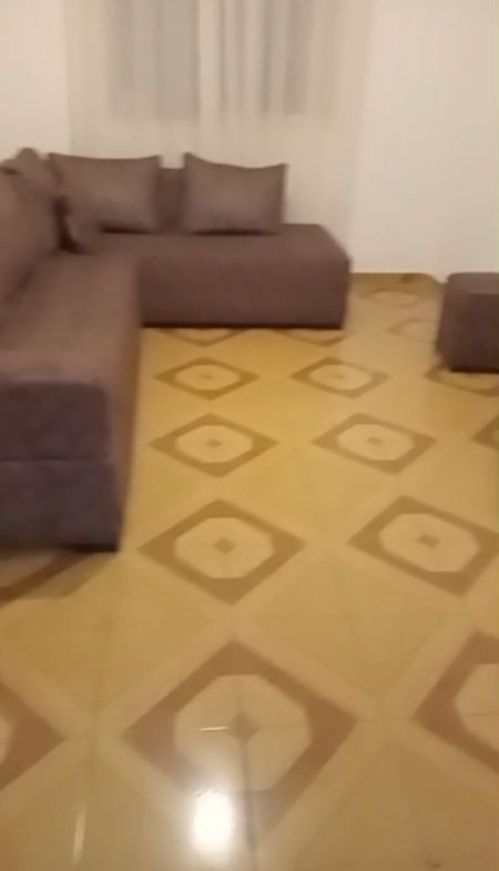 Tirane, jepet me qera apartament 1+1 Kati 2, 60 m² 450 € (Vasil Shanto , prane shkolles Besnik Sykja)
