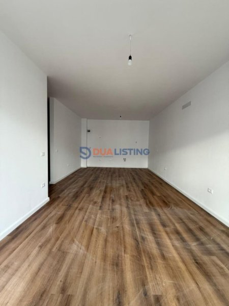 Tirane, shitet apartament 3+1 Kati 6, 133 m² 139.900 € (Paskuqan)