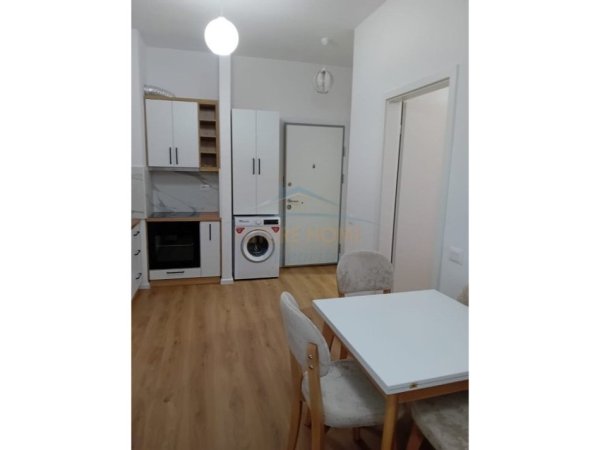 Tirane, jepet me qera apartament 1+1+Ballkon Kati 7, 48 m² 415 € (Rezidenca Kadiu)