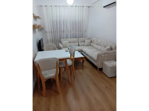 Tirane, jepet me qera apartament 1+1+Ballkon Kati 7, 48 m² 415 € (Rezidenca Kadiu)