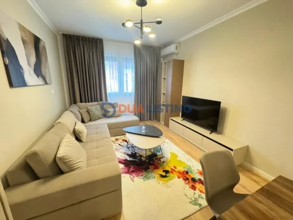 Tirane, jepet me qera apartament 1+1 , 70 m² 700 € (Xhamia Tabakeve)