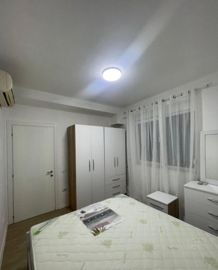 Tirane, jepet me qera apartament 1+1+Ballkon Kati 2, 60 m² 500 € (Kompleksi "FZ Construction Green Tarrace" Liqeni I Thate, Rr. HAMDI Sina.)