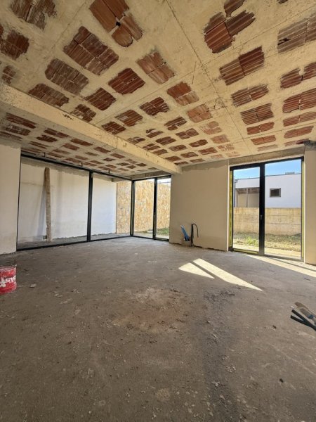 Tirane, shitet Vile 2 Katshe , 360 m² 850.000 € (Farke)