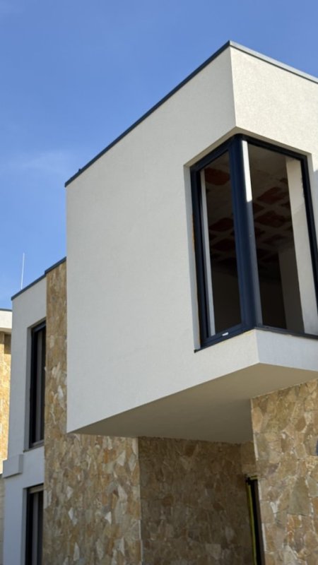 Tirane, shitet Vile 2 Katshe , 360 m² 850.000 € (Farke)