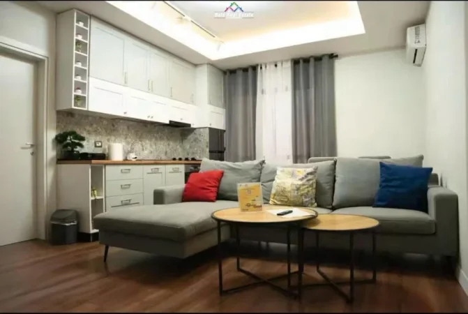 Tirane, jepet me qera apartament 2+1 Kati 1, 100 m² 900 € (Rruga Gjon Buzuku)