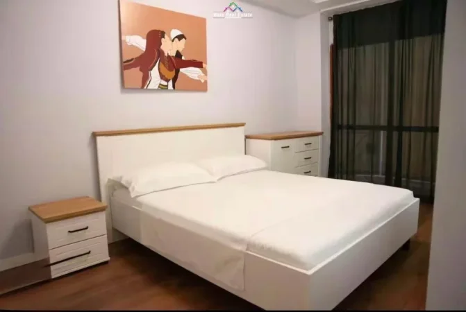 Tirane, jepet me qera apartament 2+1 Kati 1, 100 m² 900 € (Rruga Gjon Buzuku)