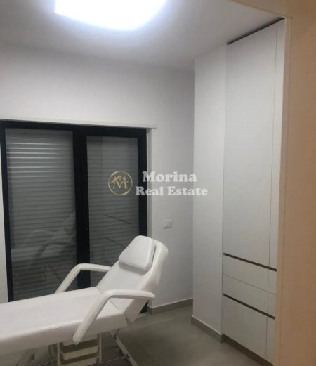Tirane, jepet me qera ambjent biznesi Kati 10, 120 m² 750 € (Rruga e Dibres)