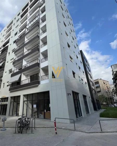 Tirane, jepet me qera ambjent biznesi Kati 0, 130 m² 2.500 € (RRUGA E DURRESIT)