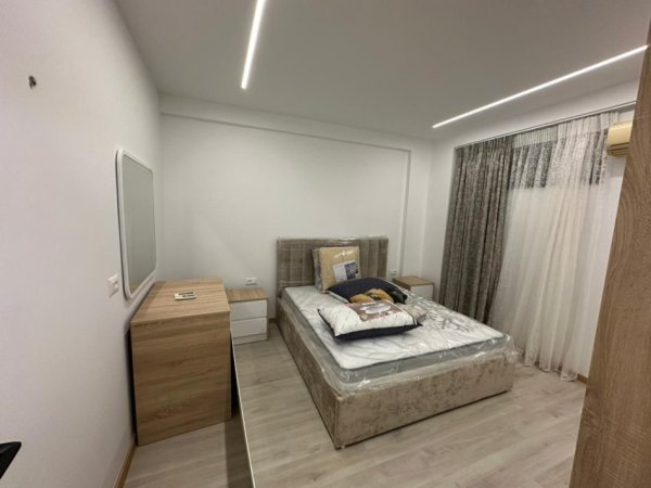 Tirane, jepet me qera apartament 1+1 , 70 m² 700 € (Zogu i Zi mbrapa Tirana Bank)