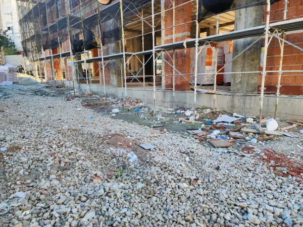 Tirane, shitet dyqan Kati 0, 48 m² 