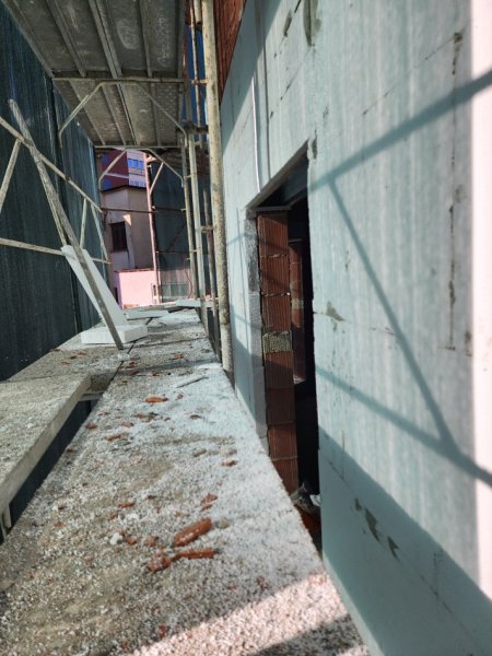 Tirane, shitet dyqan Kati 0, 48 m² 