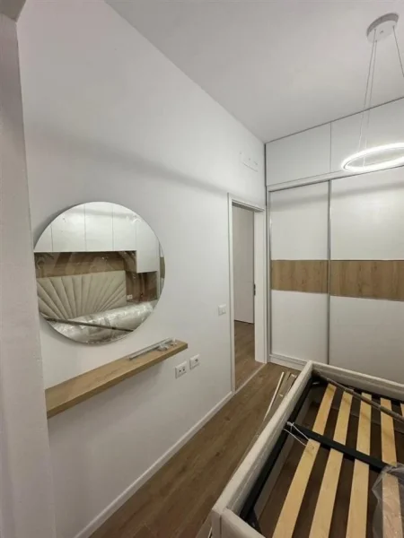 Tirane, jepet me qera apartament 1+1 Kati 3, 50 m² 420 € (Rruga Pasho Hysa)