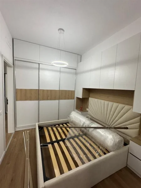 Tirane, jepet me qera apartament 1+1 Kati 3, 50 m² 420 € (Rruga Pasho Hysa)