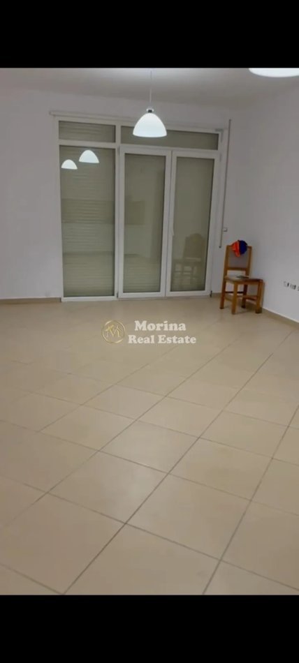 Tirane, jepet me qera apartament 1+1 Kati 4, 73 m² 450 € (Ish Fusha e Aviacionit)