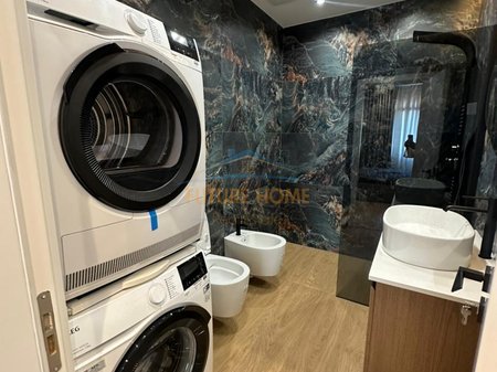 Tirane, jepet me qera apartament 2+1 Kati 4, 125 m² 1.500 € 