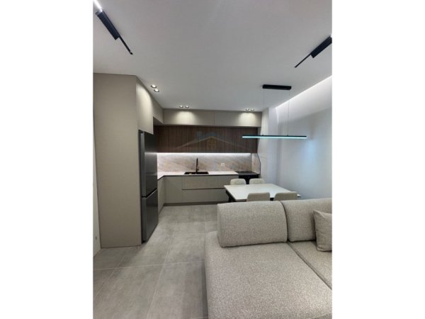 Tirane, jepet me qera apartament 1+1 Kati 3, 63 m² 600 € 