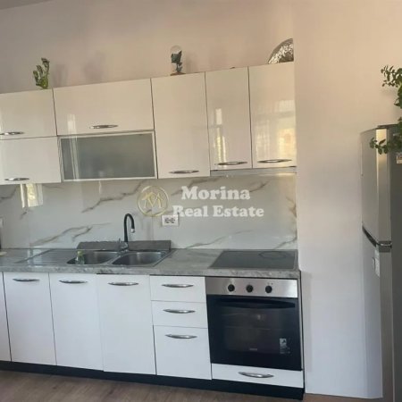 Tirane, jepet me qera apartament 2+1 Kati 8, 100 m² 700 € (Xhamlliku)