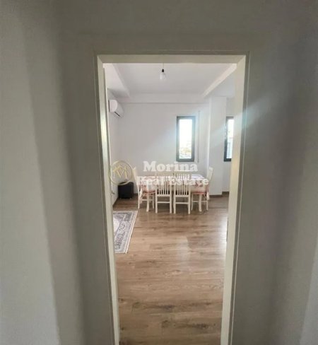 Tirane, jepet me qera apartament 2+1 Kati 8, 100 m² 700 € (Xhamlliku)