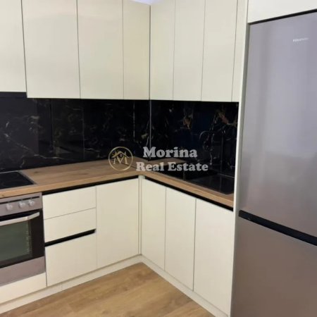 Tirane, jepet me qera apartament 1+1 Kati 4, 60 m² 400 € (Fresku)