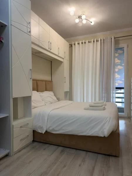Tirane, jepet me qera apartament 2+1 , 100 m² 1.300 € (Kika 2)