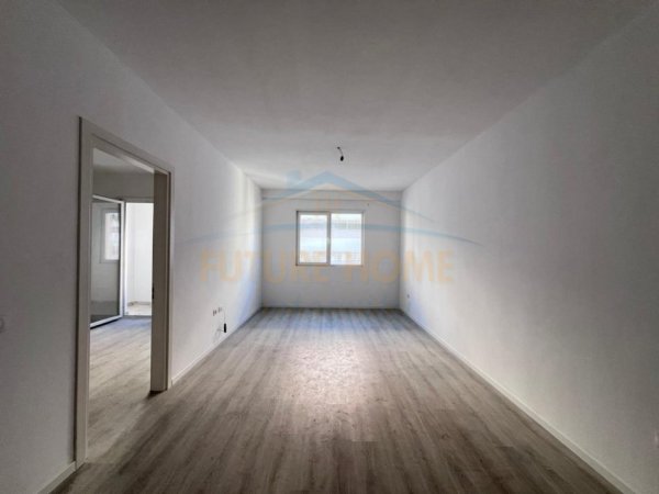 Tirane, shitet apartament 1+1+Ballkon Kati 5, 70 m² 128.000 € (DRITAN HOXHA)