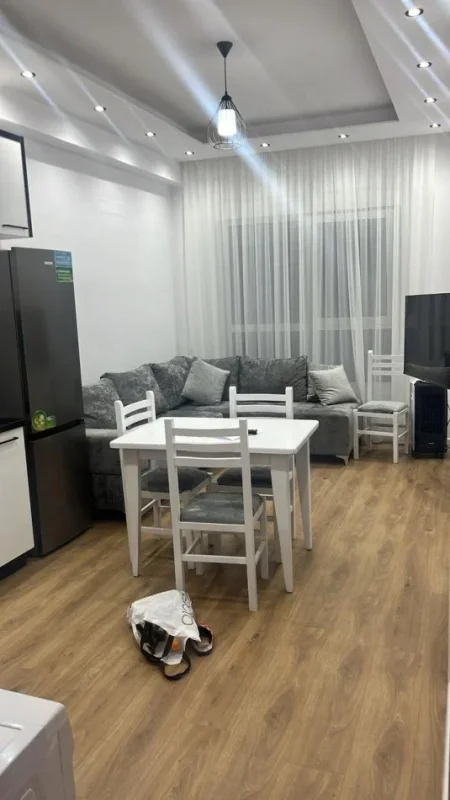 Tirane, jepet me qera apartament 1+1 Kati 2, 60 m² 450 € (Kompleksi Mangalem)