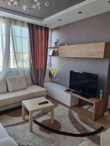 Tirane, jepet me qera apartament 2+1+Ballkon Kati 6, 96 m² 600 € (ALI DEMI)