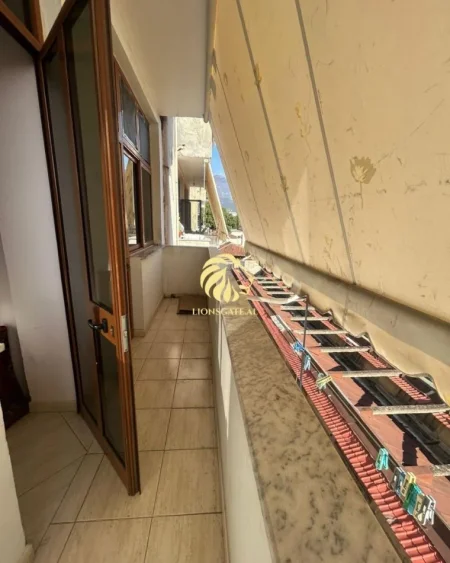 Tirane, jepet me qera apartament 2+1+Ballkon , 83 m² 500 € 