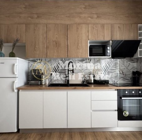 Tirane, jepet me qera apartament 2+1+Ballkon Kati 2, 80 m² 1.200 € (Rruga e Durresit)