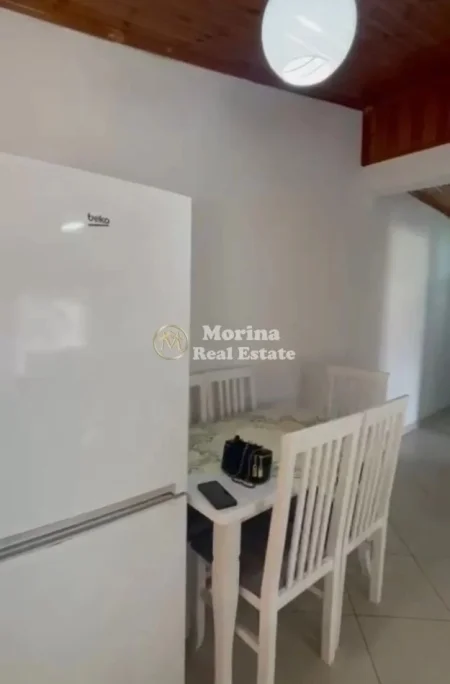 Tirane, jepet me qera shtepi 2+1 Kati 3, 93 m² 400 € (Laprake)