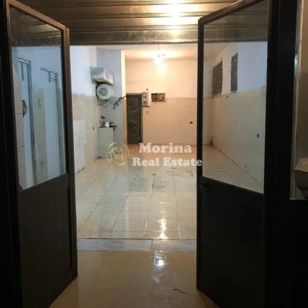 Tirane, jepet me qera ambjent biznesi Kati 0, 60 m² 350 € (Laprake)