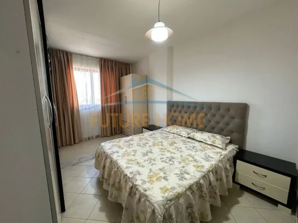 Tirane, jap me qera apartament 1+1 Kati 6, 60 m² 500 € (kompleksi grand)