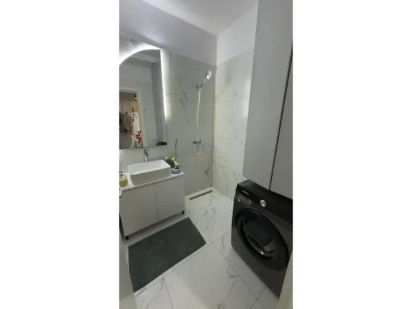 Tirane, shitet apartament 2+1+Ballkon Kati 8, 105 m² 265.000 € (BULEVARDI I RI)