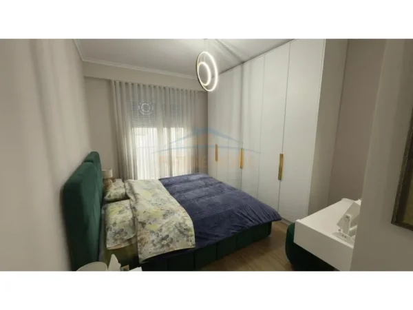 Tirane, shitet apartament 2+1+Ballkon Kati 8, 105 m² 265.000 € (BULEVARDI I RI)