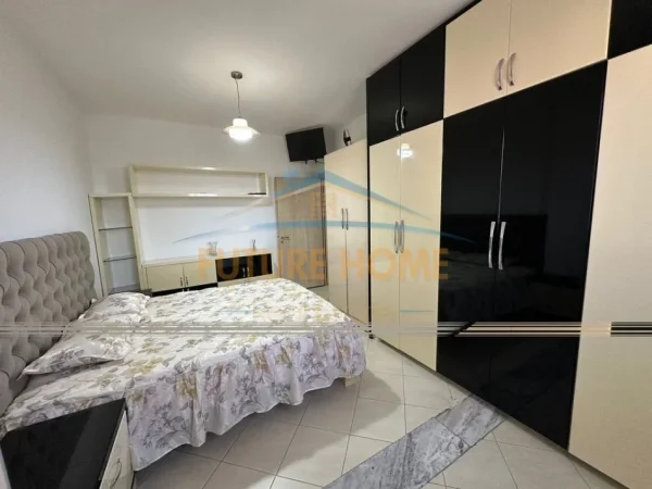 Tirane, jap me qera apartament 1+1 Kati 6, 60 m² 500 € (kompleksi grand)